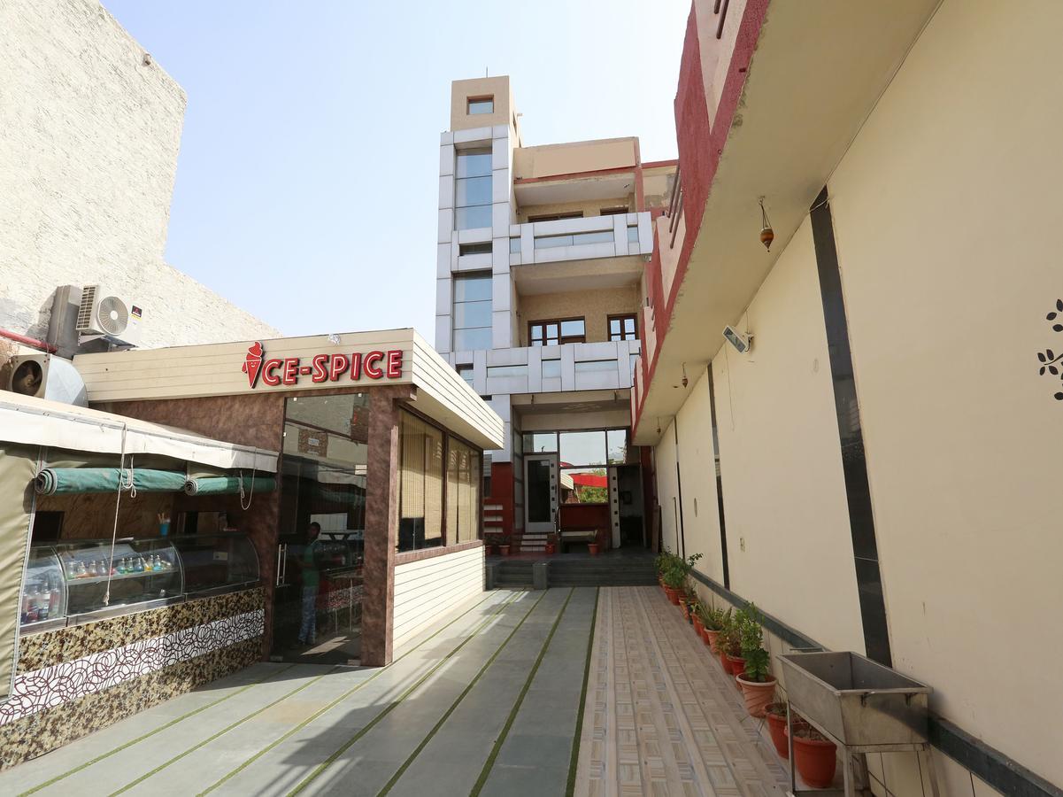 Sheel Gopal Vision Hotel Mathura Luaran gambar
